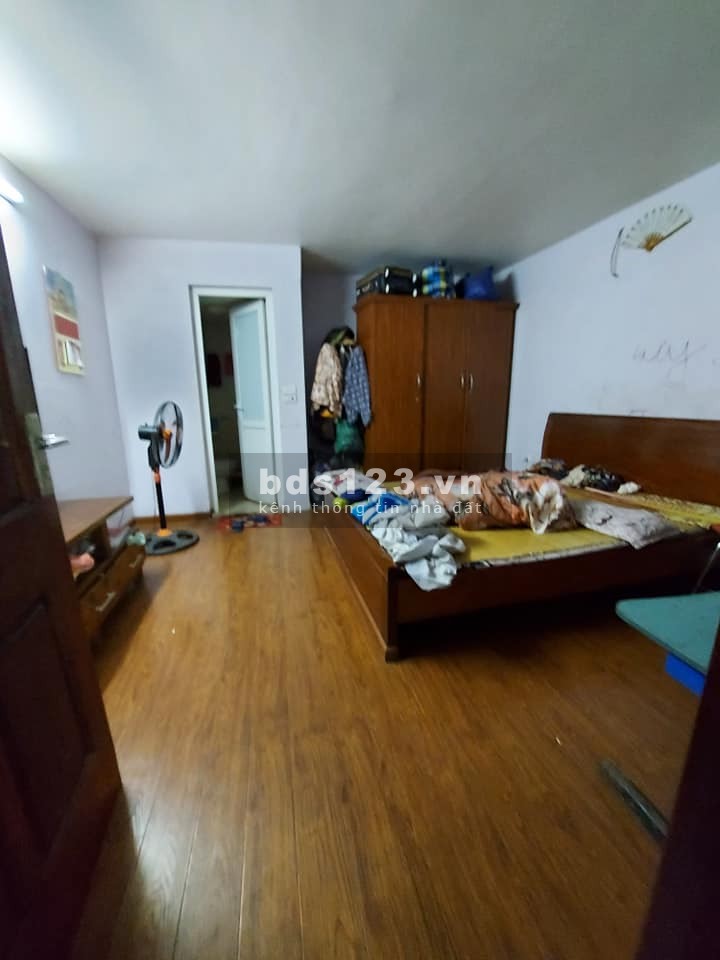 Bán nhà Trần Quốc Vượng, Cầu Giấy, 50m2 4 tầng giá chào 4 tỷ 8