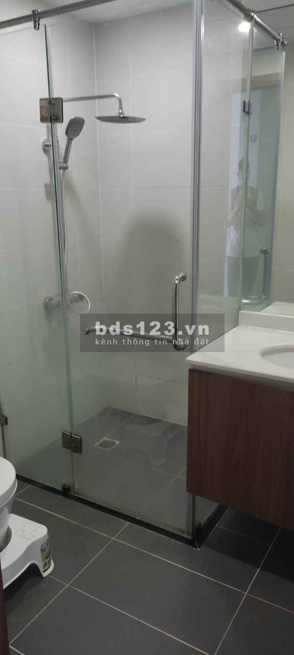 Cho thuê căn hộ chung cư 60B Nguyễn Huy Tưởng. 2PN Đồ cơ bản