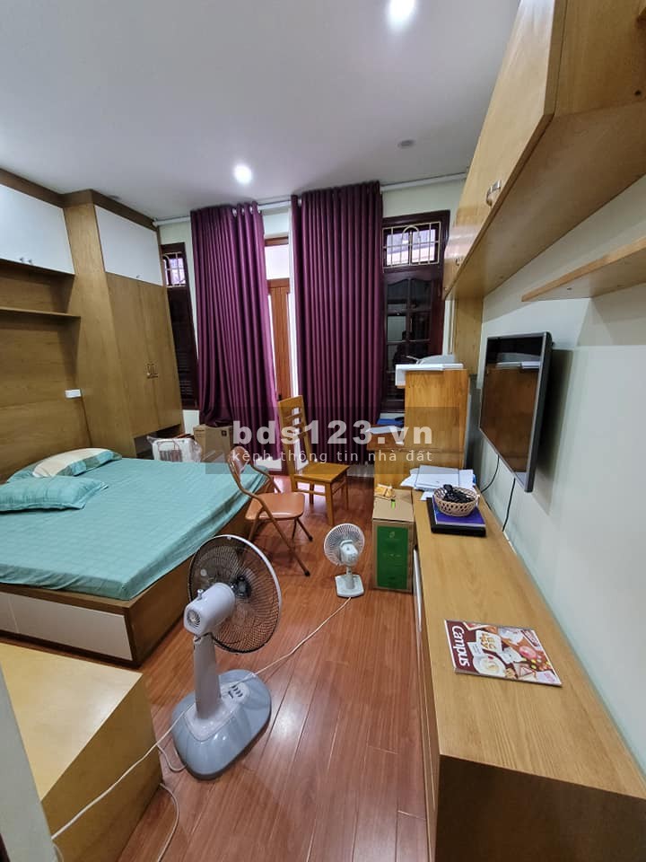 Siêu phẩm nhà Thạch Bàn diện tích 43.2m2, 5 tầng mt 4.1m, tặng nội thất xịn giá nhỉnh 3 tỷ
