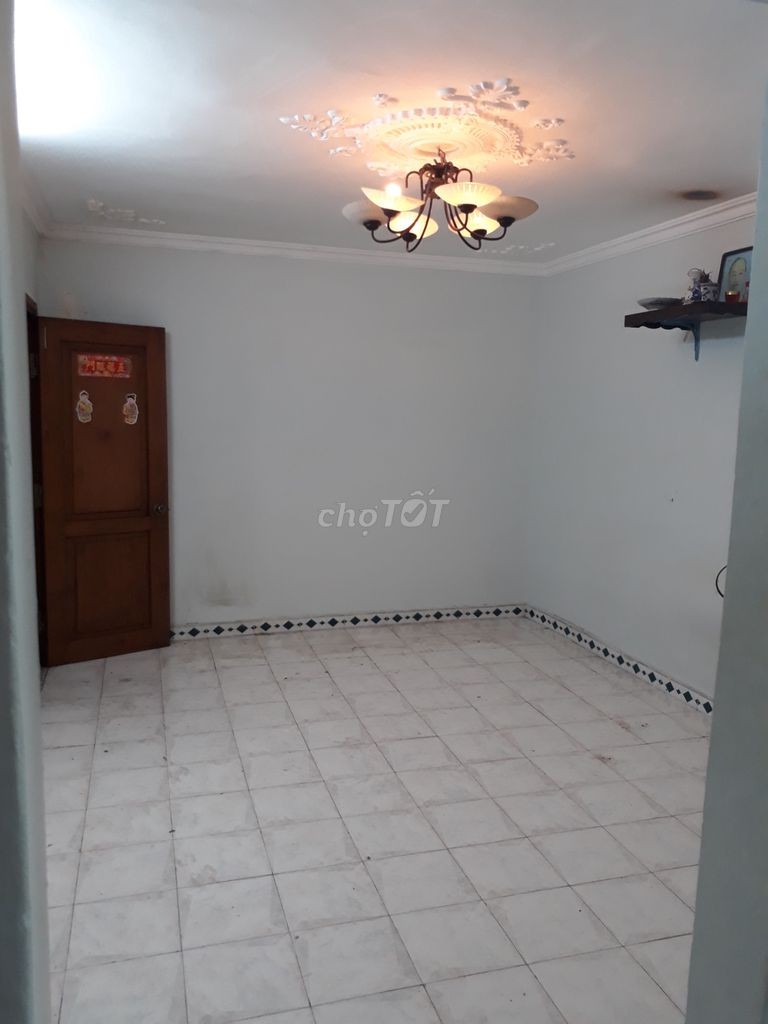 Cho thuê nhà tập thể, tại P. 411 nhà E9 tập thể Thành Công, Ba Đình, Hà Nội
