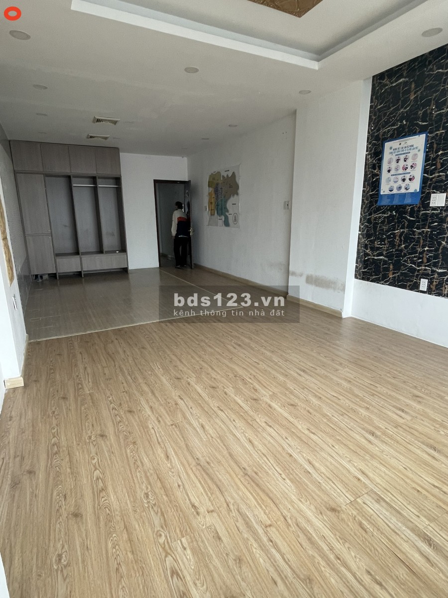 Mặt Tiền Nguyễn Văn Đậu 4.3x24m, trệt, 4lầu, 7phòng 30m2.
