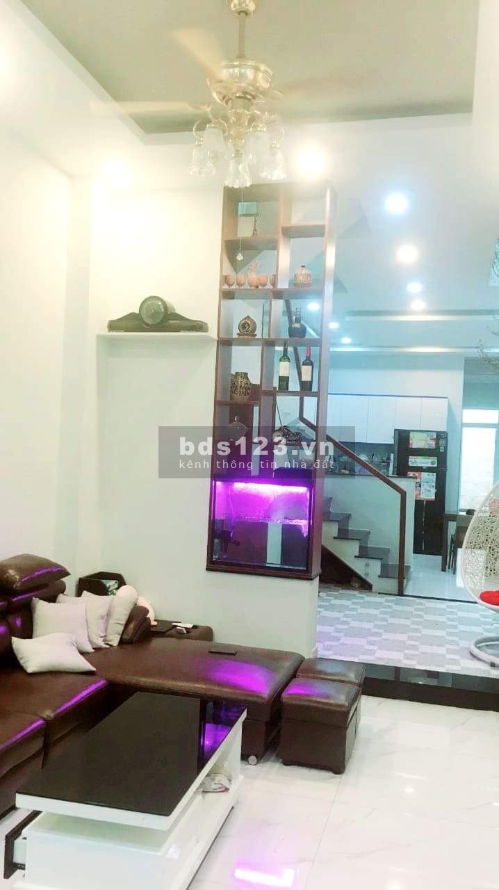 Bán nhà mặt tiền D10,Tân Phú,104m2,3 tầng BTCT,giá chỉ 9.5 tỷ