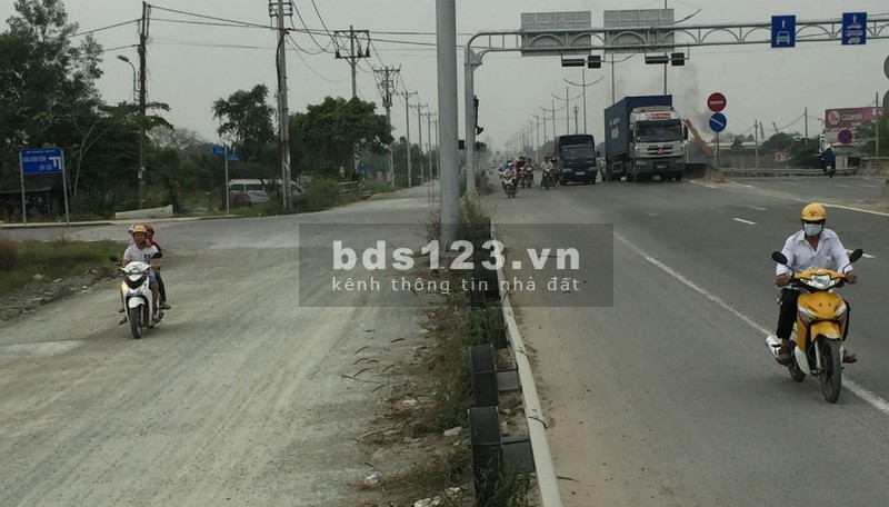 Bán đất mặt tiền đường 11, Tân Nhật, huyện Bình Chánh, diện tích sử dụng 190m2, chỉ 1.5 tỷ