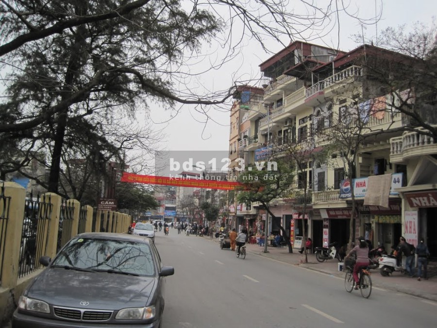 Chính chủ cần bán nhà 2 mặt tiền phố Ngô Gia Khảm, MT 7m, căn góc 2 mặt thoáng. Hiếm. Giá rẻ giật mình.