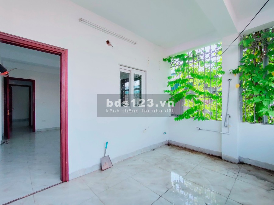 Bán nhà ngõ 162 Nguyễn Văn Cừ diện tích 55m2, 6 tầng, Giá: 6.1 tỷ