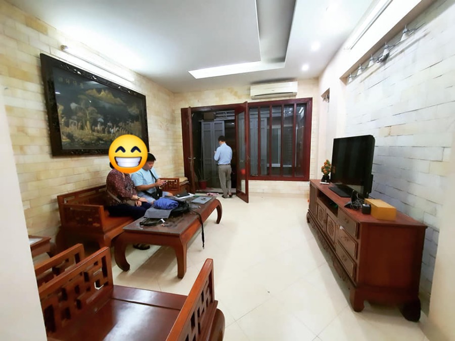 Bán nhà phố Nguyễn Trãi, 40m ra phố, tặng nội thất sịn nhà đẹp chủ tự xây giá siêu shock