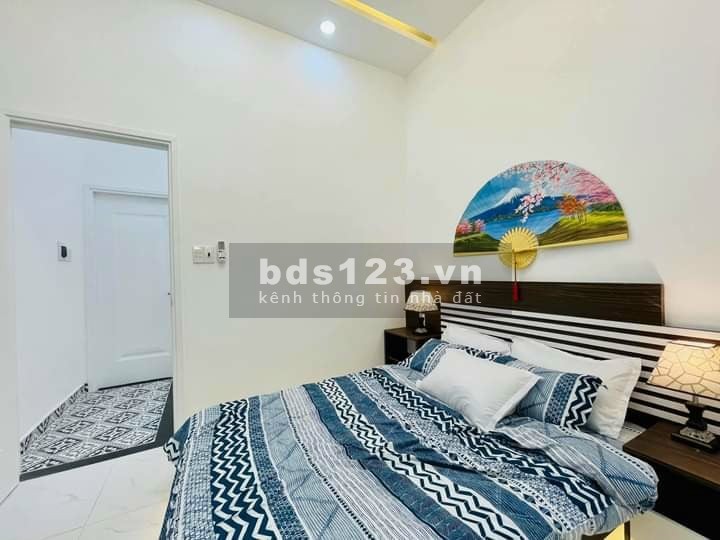 Bán nhà hẻm xe hơi ra vào đường Lê Quang Định, phường 7, Bình Thạnh, dtsd 72m2, 5PN
