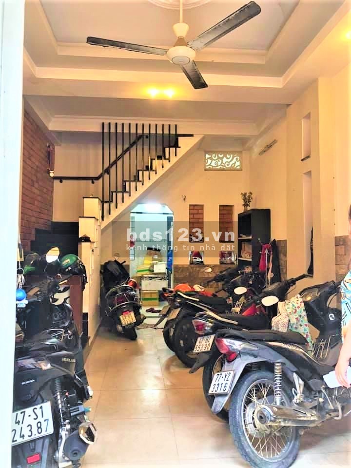 Vài bước ra Phan Văn Trị, P.10, GV, 3 tầng, 4PN chỉ 4.6 tỷ