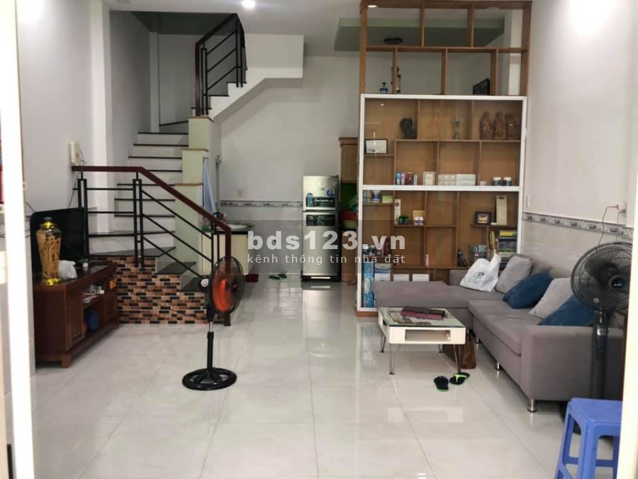 Bán nhà Hẻm xe hơi Tô Hiệu, Tân Phú, diện tích sử dụng 54m2, 3 tầng kiên cố, chỉ 4 tỷ 5
