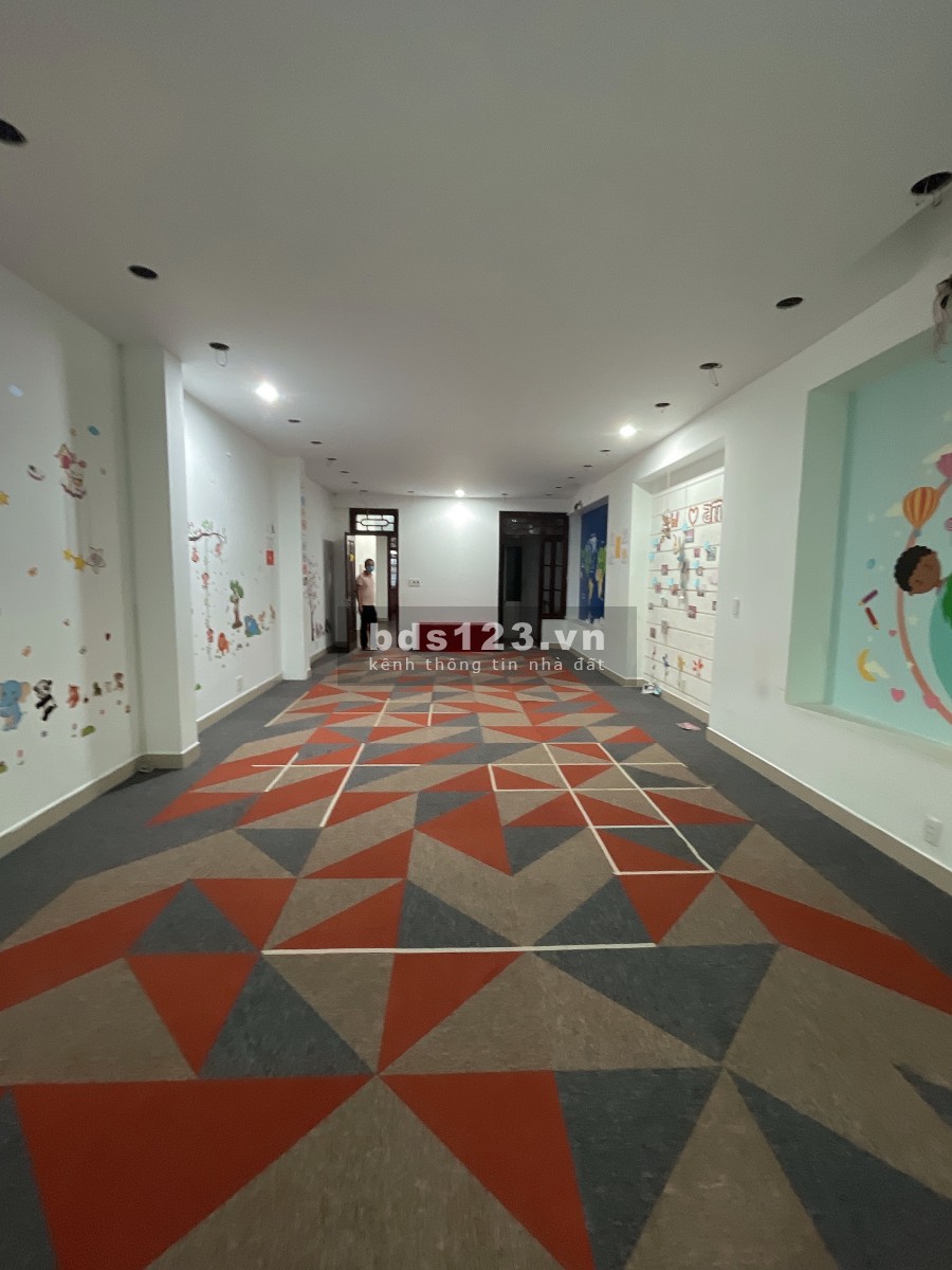 Cho thuê nhà điện biên phủ mặt tiền nguyên căn 6 tầng có thang máy giá 25 triệu, dtsd 100m2