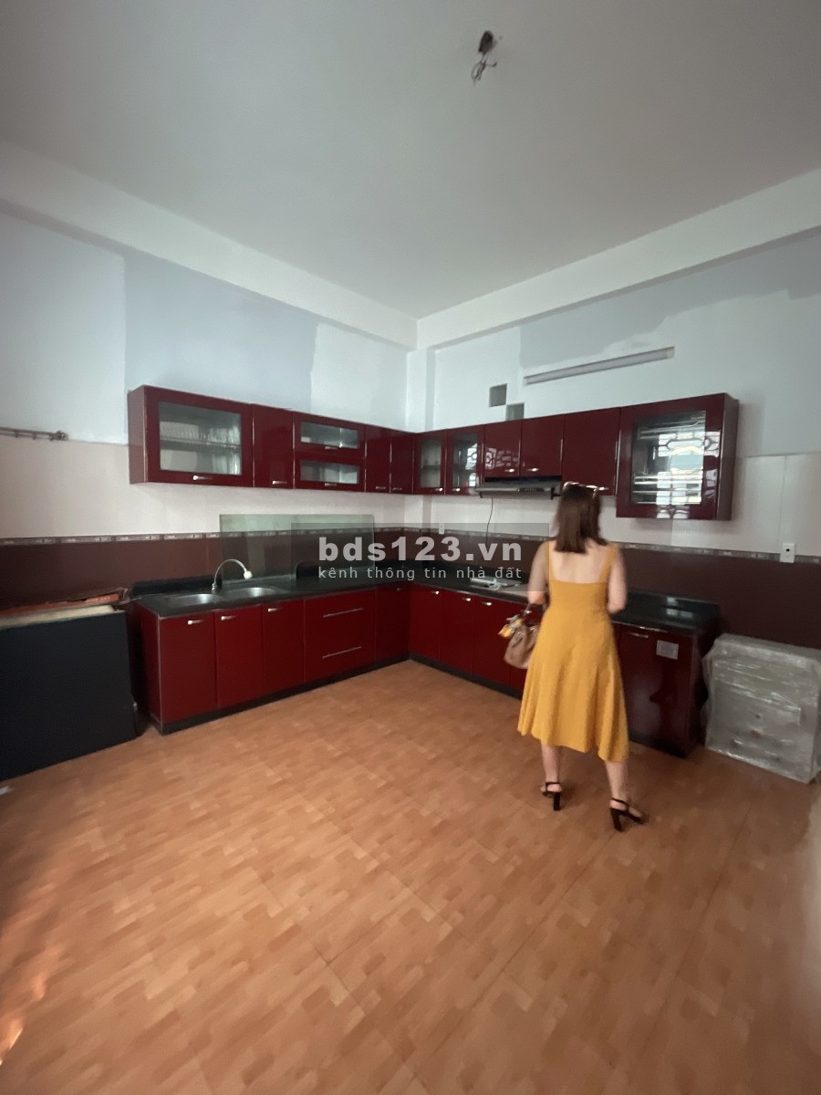 Cho thuê nhà điện biên phủ mặt tiền nguyên căn 6 tầng có thang máy giá 25 triệu, dtsd 100m2