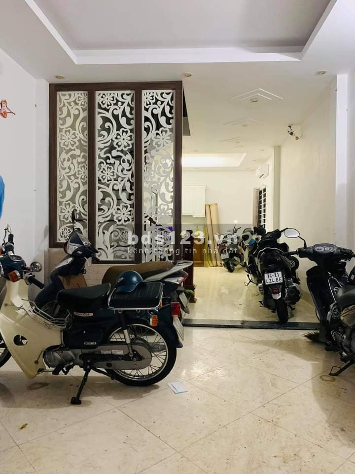 Bán nhà nguyên căn ba mặt thoáng Vĩnh Viễn, sân để xe tiềm năng khu vực, 5 tầng kiên