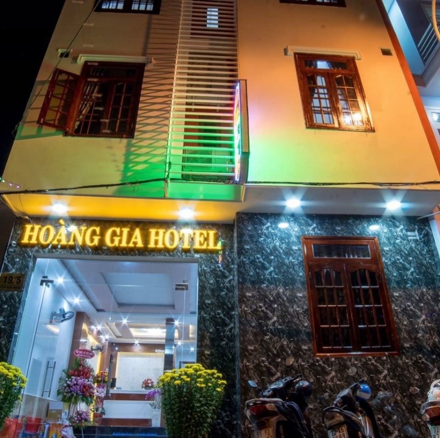 Bán khách sạn giá ngợp14 tỷ trần bình trọng vũng tàu, khu bàn cờ khinh doanh khách sạn đông khách cách biển 600m.