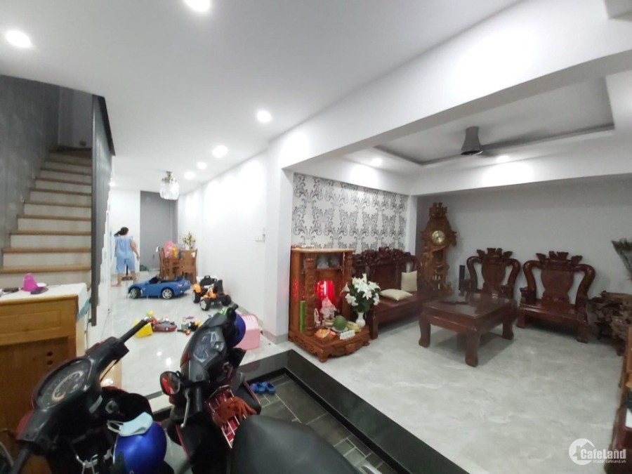 Bán Nhà Mỹ Đình 40m2, 4 Tầng, Tiện ích đầy đủ, đường trước nhà 3.5m - Giá hơn 3 tỷ