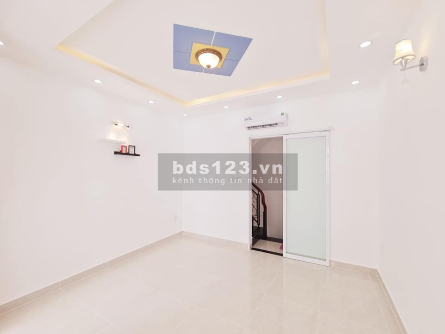 Nhà đẹp giá rẻ - Khu dân trí - Vị trí thuận tiện - Mái ấm cho gia đình 4 thành viên