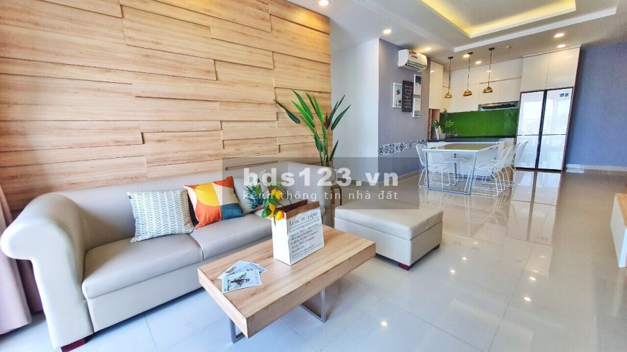 Bán gấp căn hộ diện tích 52m2 Melody đường Hoàng Hoa Thám, phường 2 giá 1.95 tỷ