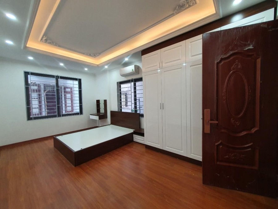 BÁN NHÀ PHỐ THANH NHÀN, RỘNG THOÁNG, HAI BÀ TRƯNG. DT105M2. Giá 8.6 tỷ.