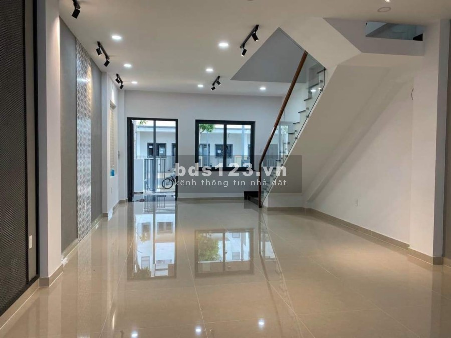 Nhà 4 Tầng Trung Tâm Bến Lức - 1 Tỷ Nhận Nhà Ở Ngay, SHR