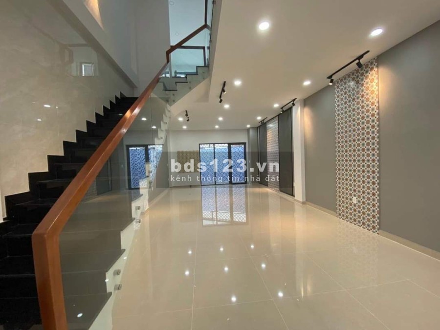 Nhà 4 Tầng Trung Tâm Bến Lức - 1 Tỷ Nhận Nhà Ở Ngay, SHR