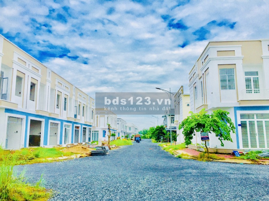 Thanh toán 1,150 triệu sở hữu ngay nhà phố 1T1L tại TP. Cần Thơ hỗ trợ vay 50%, khu dân cư