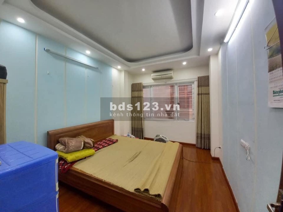 Bán đất tặng nhà Tân Mai, lô góc cực thoáng dtsd 23m2, giá chỉ 2 tỷ hơn lh 0966433774