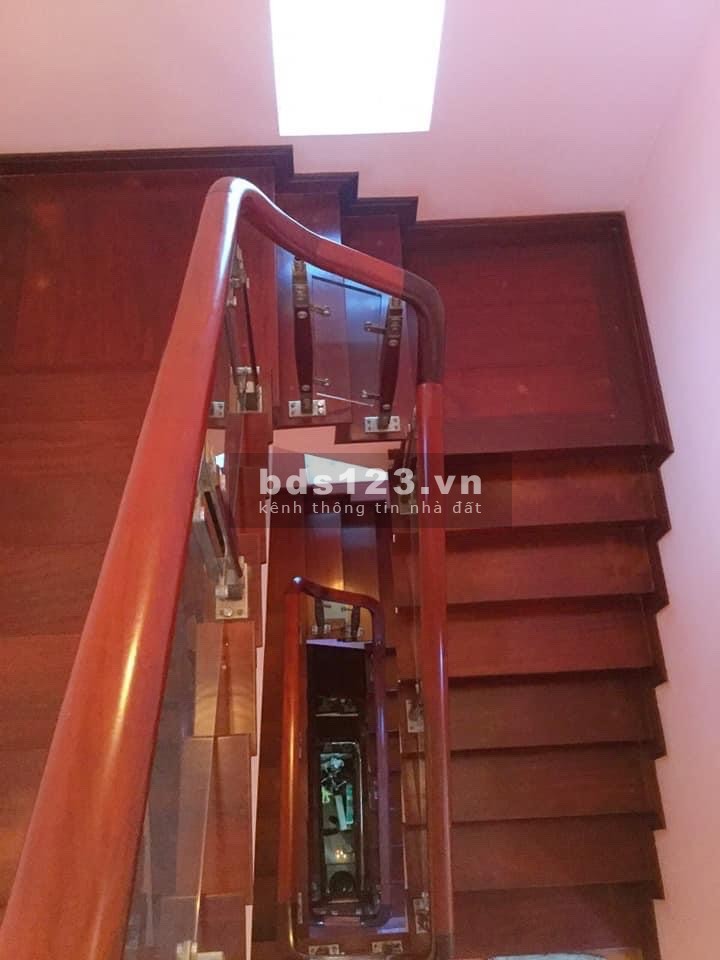 Bán Nhà Phố Hoàng Hoa Thám kinh doanh ô tô vào nhà diện tích sử dụng 83m2 giá 6.8 Tỷ
