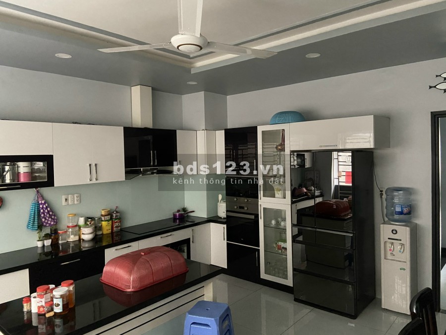 Chính chủ kẹt tiền bán gấp nhà MT Cityland Gò Vấp, 100m2 3 lầu Tum chỉ 17 tỷ * thương lượng