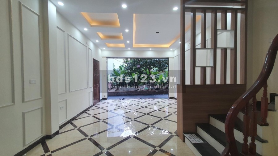 Bán nhà Bát Khối Long Biên, 40Mx5T, MT 4.5m. nhỉnh 4Tỷ LH Mr Khởi 0911910586.