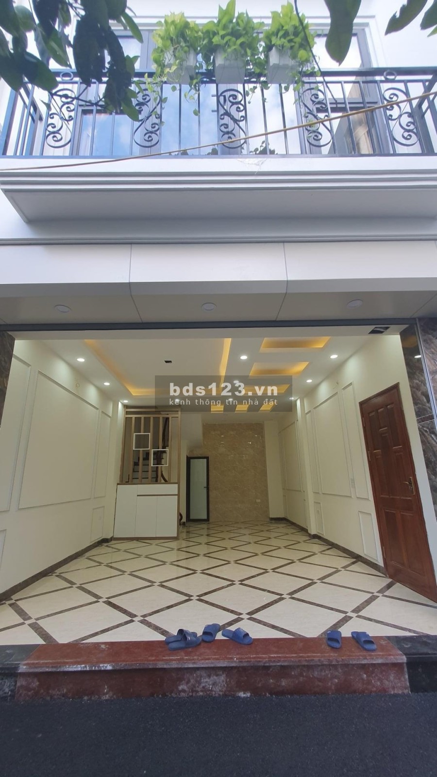 Bán nhà Bát Khối Long Biên, 40Mx5T, MT 4.5m. nhỉnh 4Tỷ LH Mr Khởi 0911910586.