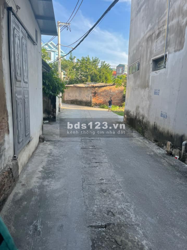 Đất đẹp - giá rẻ chỉ có lô đất DT 106m2 tại thôn Vàng, Cổ Bi, Gia Lâm, Hà Nội sổ sẵn chính chủ