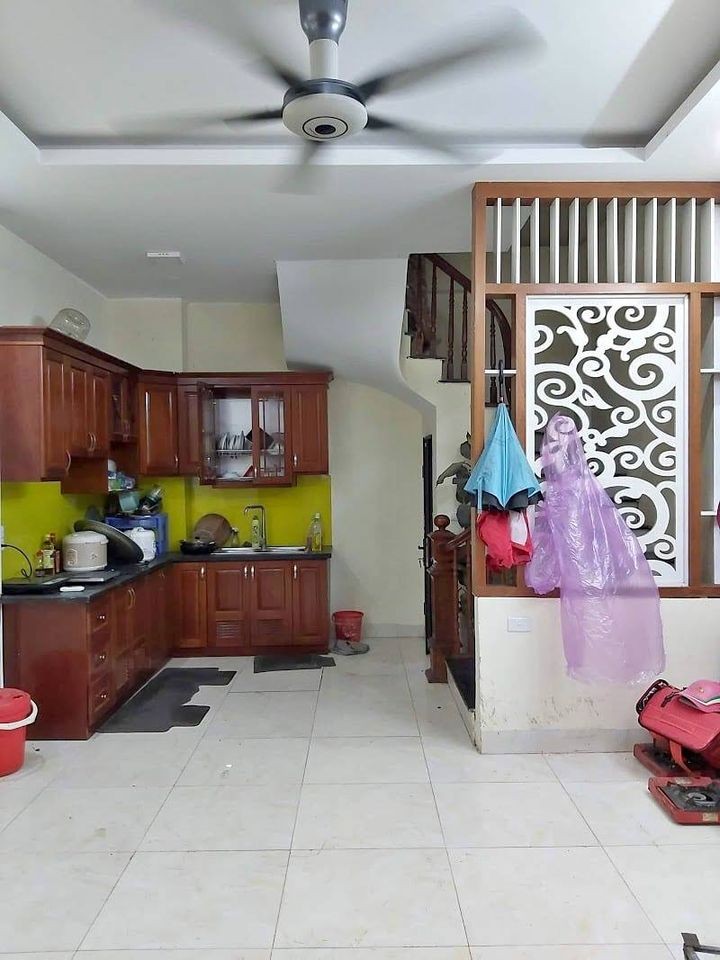 Siêu phẩm phân lô ở ngay Hoàng Quốc Việt, Cầu Giấy dtsd 33m2, 5 tầng giá 4 tỷ 5 LH 0902224679