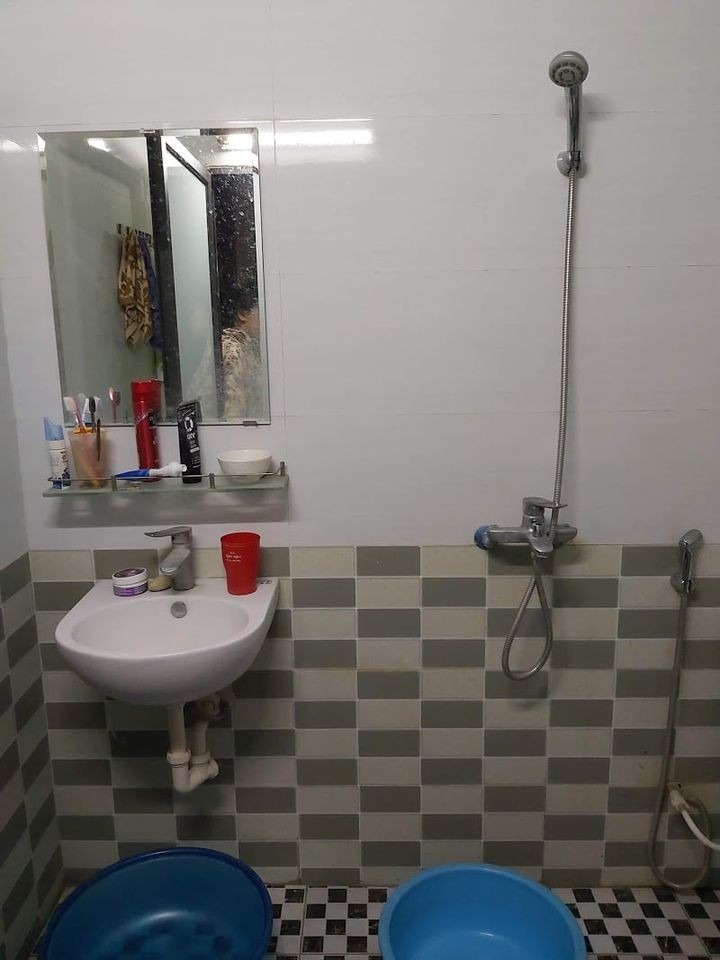 Siêu phẩm phân lô ở ngay Hoàng Quốc Việt, Cầu Giấy dtsd 33m2, 5 tầng giá 4 tỷ 5 LH 0902224679