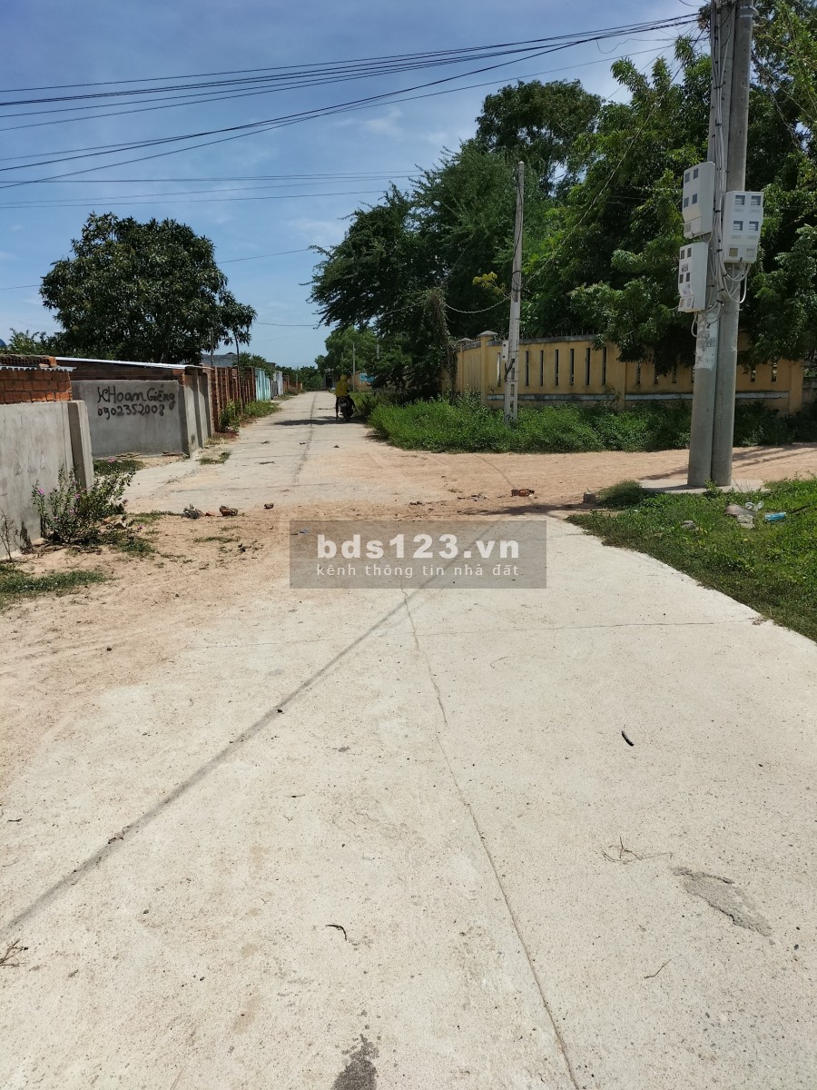 Chính chủ bán gấp 1092m2 đất cận khu công nghiêkp Becamex giá 610 triệu thương lượng