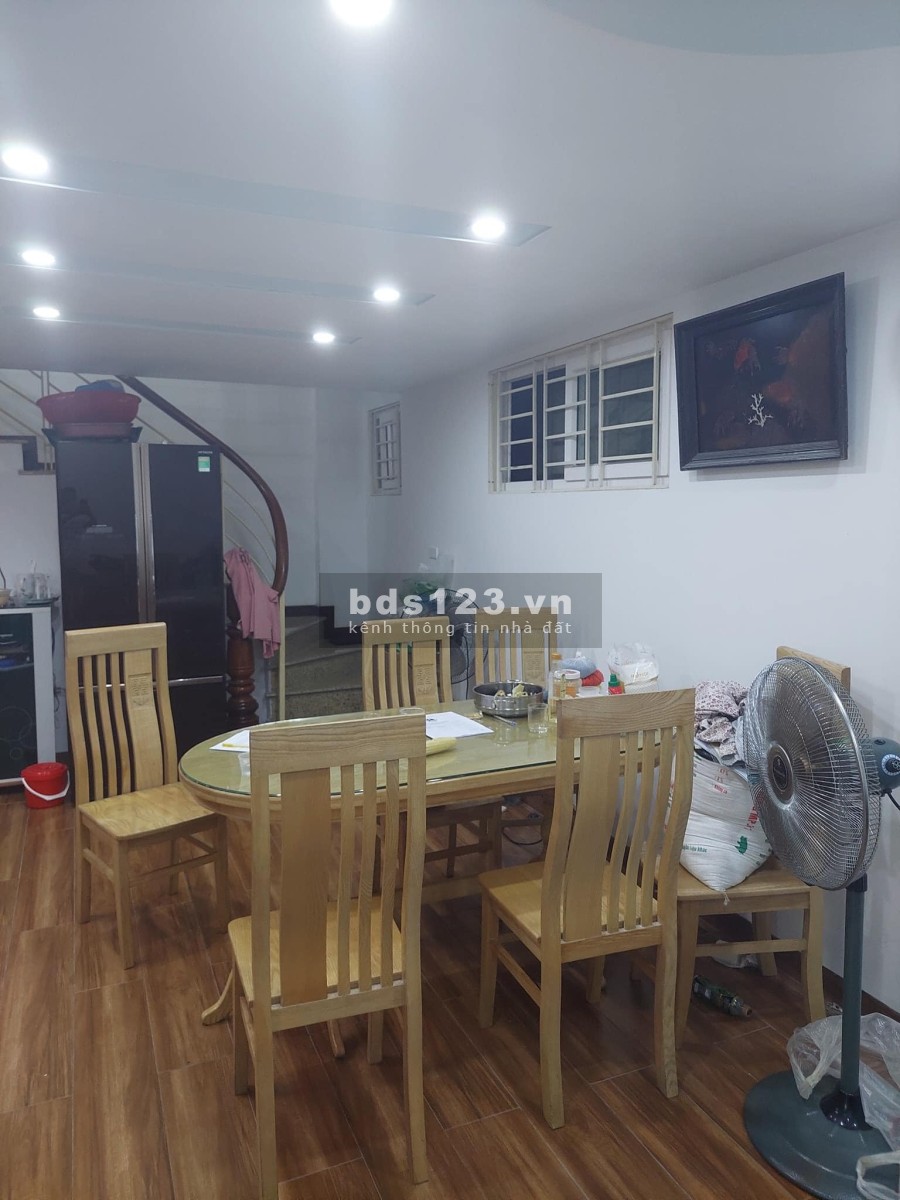 Bán nhà phố Hoàng Đạo Thuý, 6 tầng, dt 43m2 giá 5.1 tỷ, ngõ rộng nhà đẹp ở được ngay