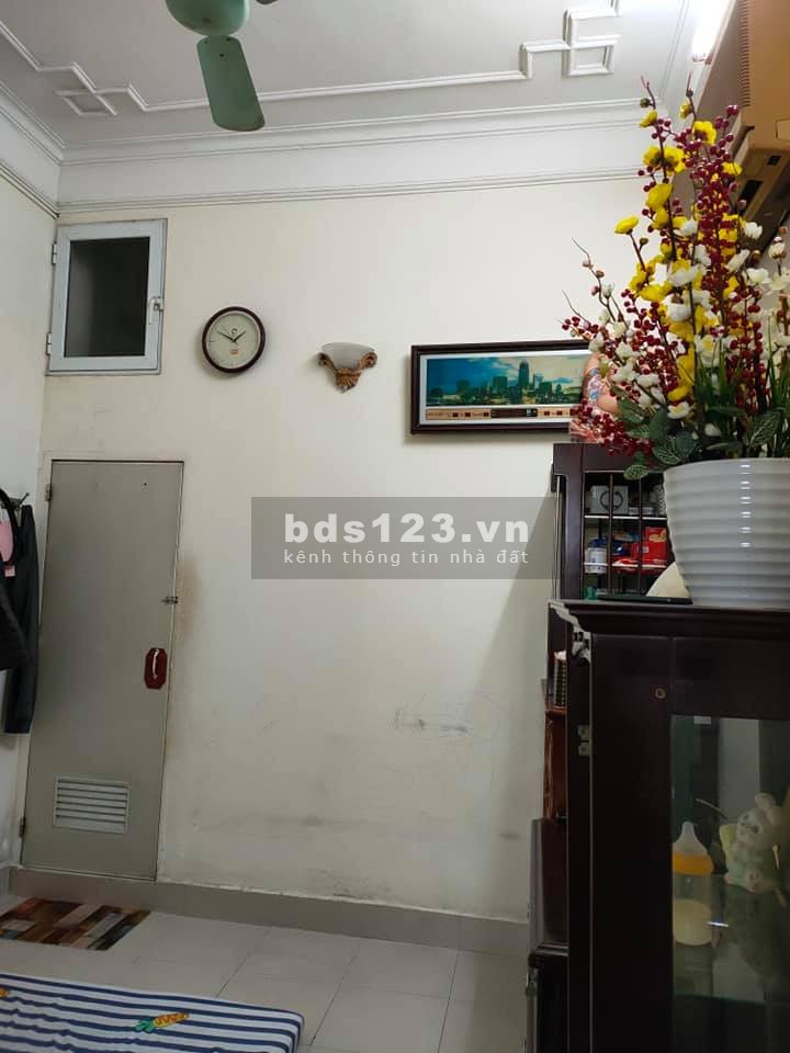 Bán nhỉnh 2 tỷ nhà mặt ngõ phố Vạn Kiếp Quận Hai Bà Trưng dtsd 35m2, 3 tầng, giá 2x tỷ