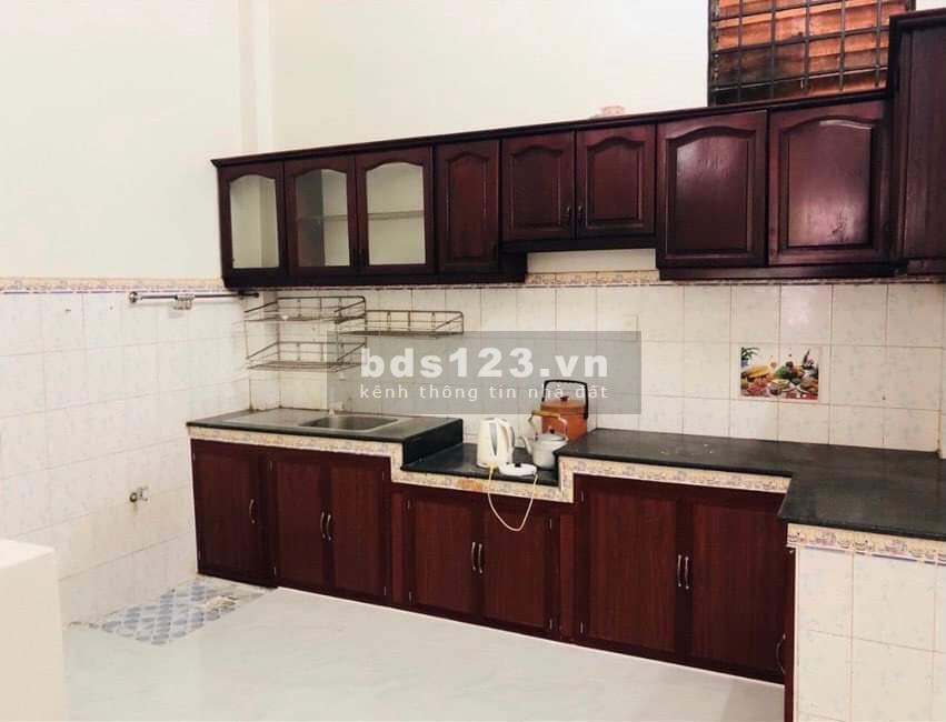 Mặt tiền đường C12, xe tải chạy xung quanh, cách đường Cộng Hoà tiện ích đầy đủ, lhcc