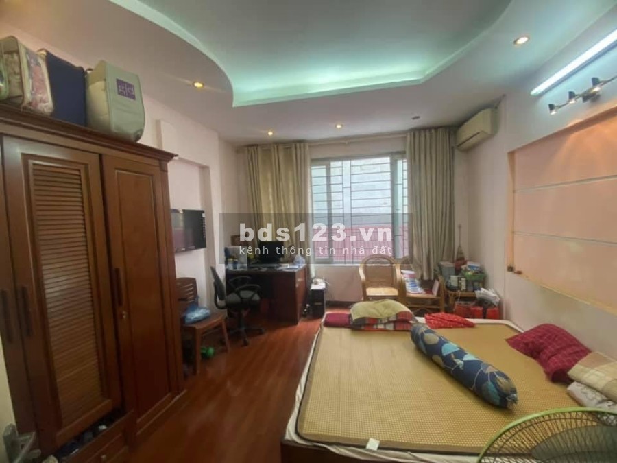Bán nhà Tứ Liên, 5 tầng, 20m ra ô tô đỗ, Mặt tiền rộng, công năng đầy đủ