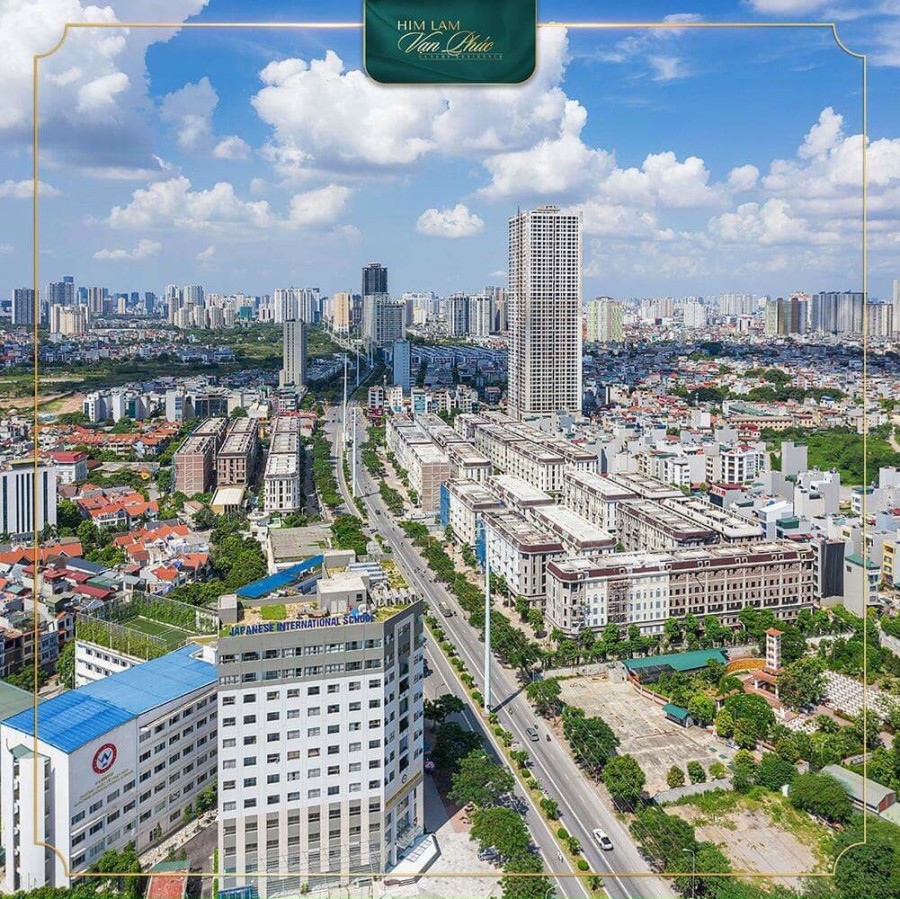 Nhà mặt phố mặt tiền rộng, giao thông tấp lập đường rộng 50m kinh doanh tốt, chỗ để xe rộng rãi còn duy nhất 3 căn
