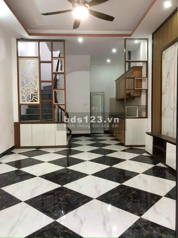 Bán Nhà Trần Cung-Cổ Nhuế 5 Tầng gần đường lớn Phạm Văn Đồng giá 3.1 tỷ