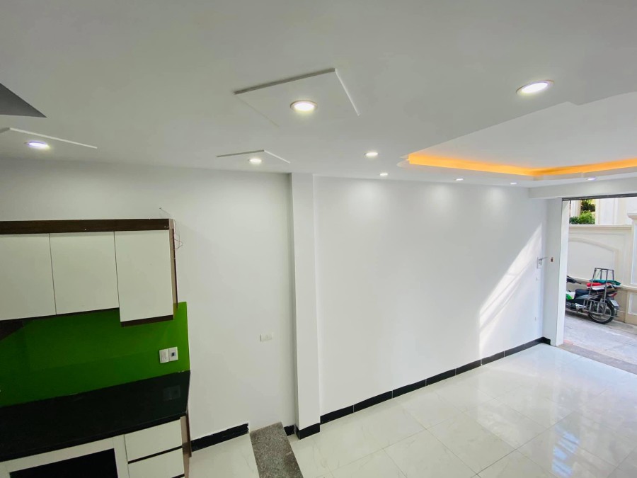 Bán Nhà 5 Tầng Kim Giang, Hoàng Mai, DT 36m2, Gara Ôtô. Gần Phố. Gía 2,79 Tỷ.