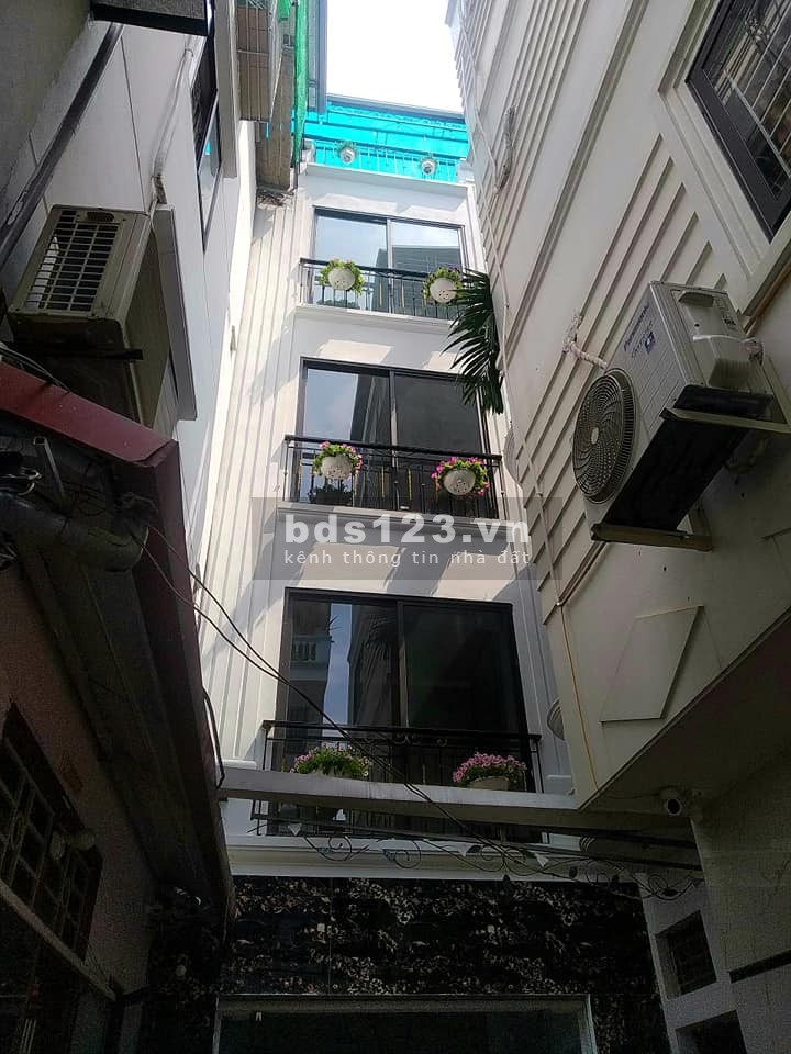 Bán nhà mới Chùa Quỳnh thiết kế đẹp thoáng sáng diện tích 39m2 4 tầng giá bán 3.7 tỉ