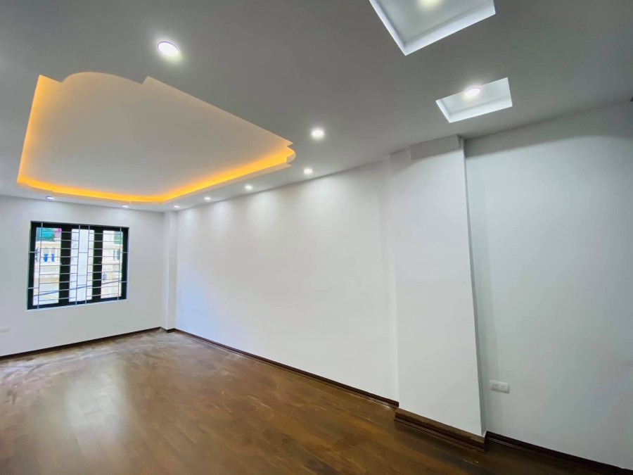 Bán Nhà 5 Tầng Kim Giang, Hoàng Mai, DT 36m2, Gara Ôtô. Gần Phố. Gía 2,79 Tỷ.