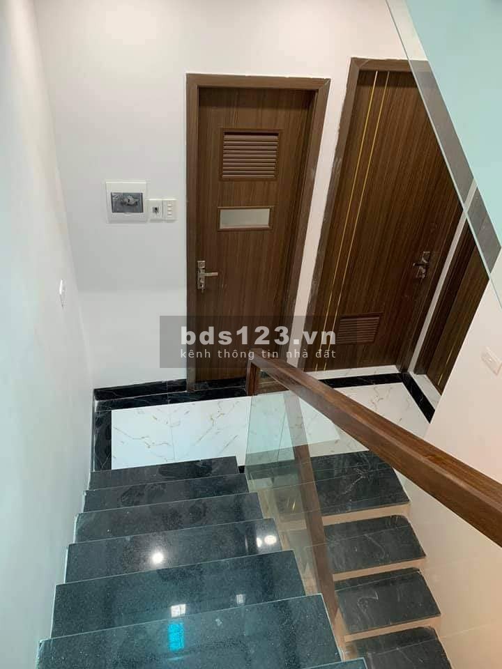 Bán nhà mới Chùa Quỳnh thiết kế đẹp thoáng sáng diện tích 39m2 4 tầng giá bán 3.7 tỉ