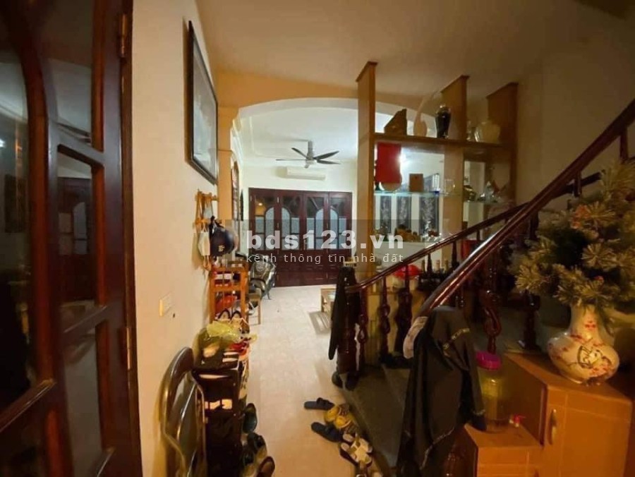 Lô góc 2 mặt ngõ, 5T 60m2 ngõ 136 Trung Kính, oto đỗ ngày đêm, chỉ 7.6 tỷ, em Tuấn 0392969999