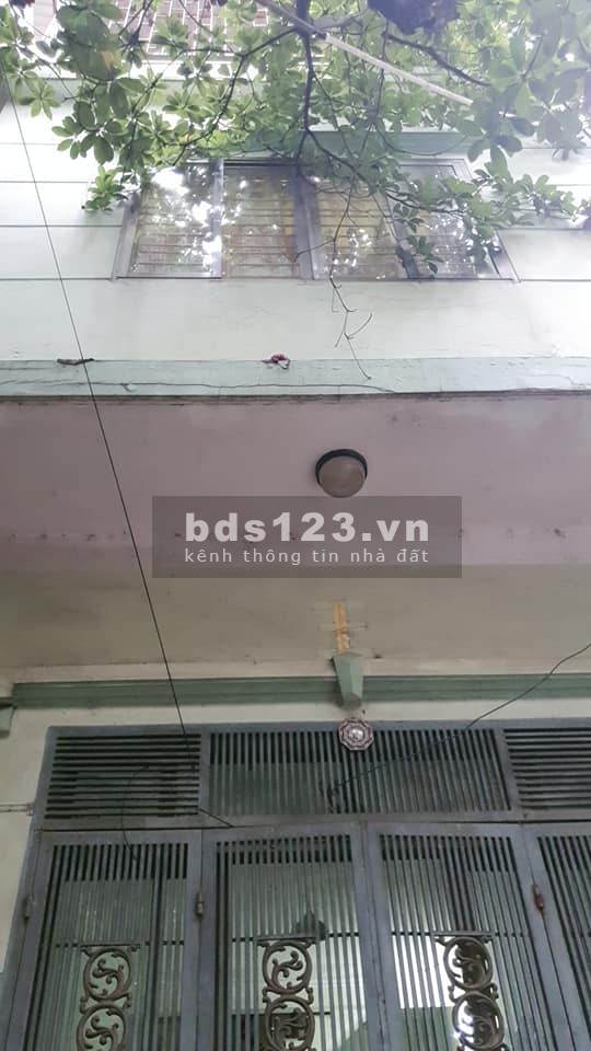 Bán nhà nguyên căn hiếm có ngõ Trần Cung, dtsd 40m2, 3 tầng, mặt tiền 4m, giá 3.1 tỷ, lh 0975513371
