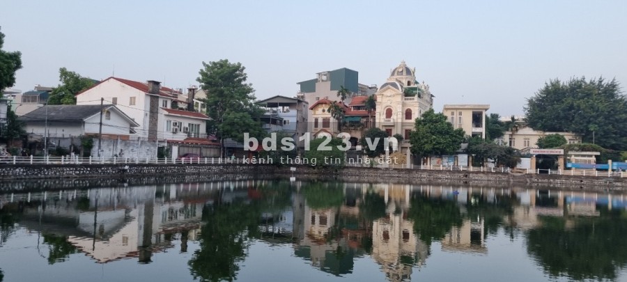 Bán nhà nguyên căn siêu đẹp 10m ra hồ Bồ Đề gần phố dt 50m2, 5 tầng gí 5x tỷ, Long Biên