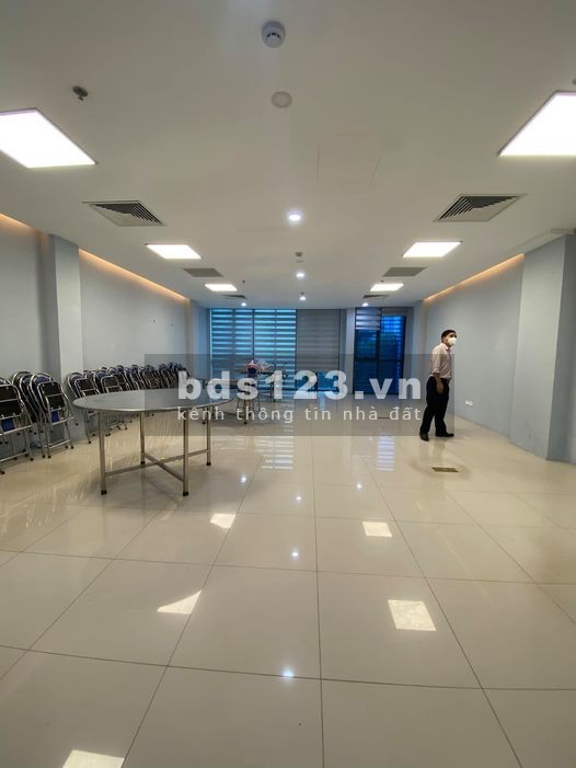 BQL tòa nhà cần cho thuê gấp sàn VP tại 78 Duy Tân, 60m2 chỉ 8tr/tháng