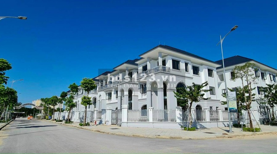 Biệt thự đẹp cho giới thượng lưu giá bán 8.5 tỷ, liên hệ xem nhà 0393208221, pháp lý chuẩn