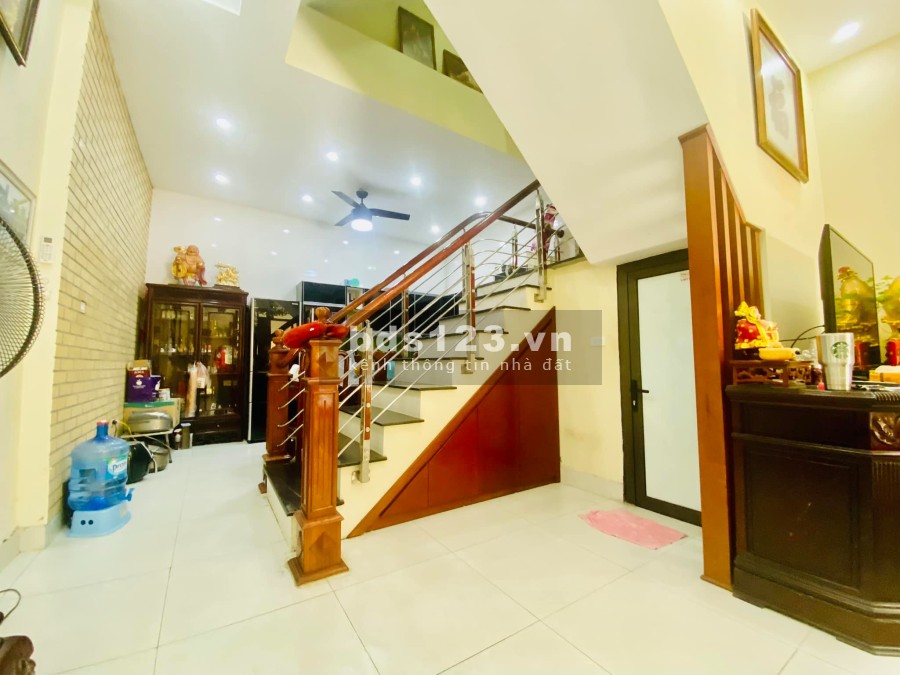 Bán lô góc thang máy nhà mới siêu đẹp, cam kết tin thật ảnh chụp thật, đúc 5 tầng kiên cố