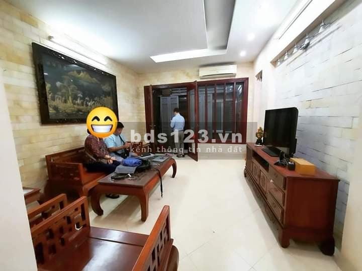 Bán nhà phân lô phố Chùa Láng 50 m2 4 tầng,ô tô, kinh doanh. Nhỉnh 10 tỷ